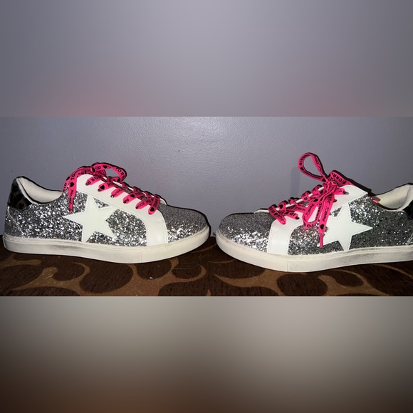 Torridx Betsey Johnson Sparkle Sneakers- 11W - Picture 1 of 4
